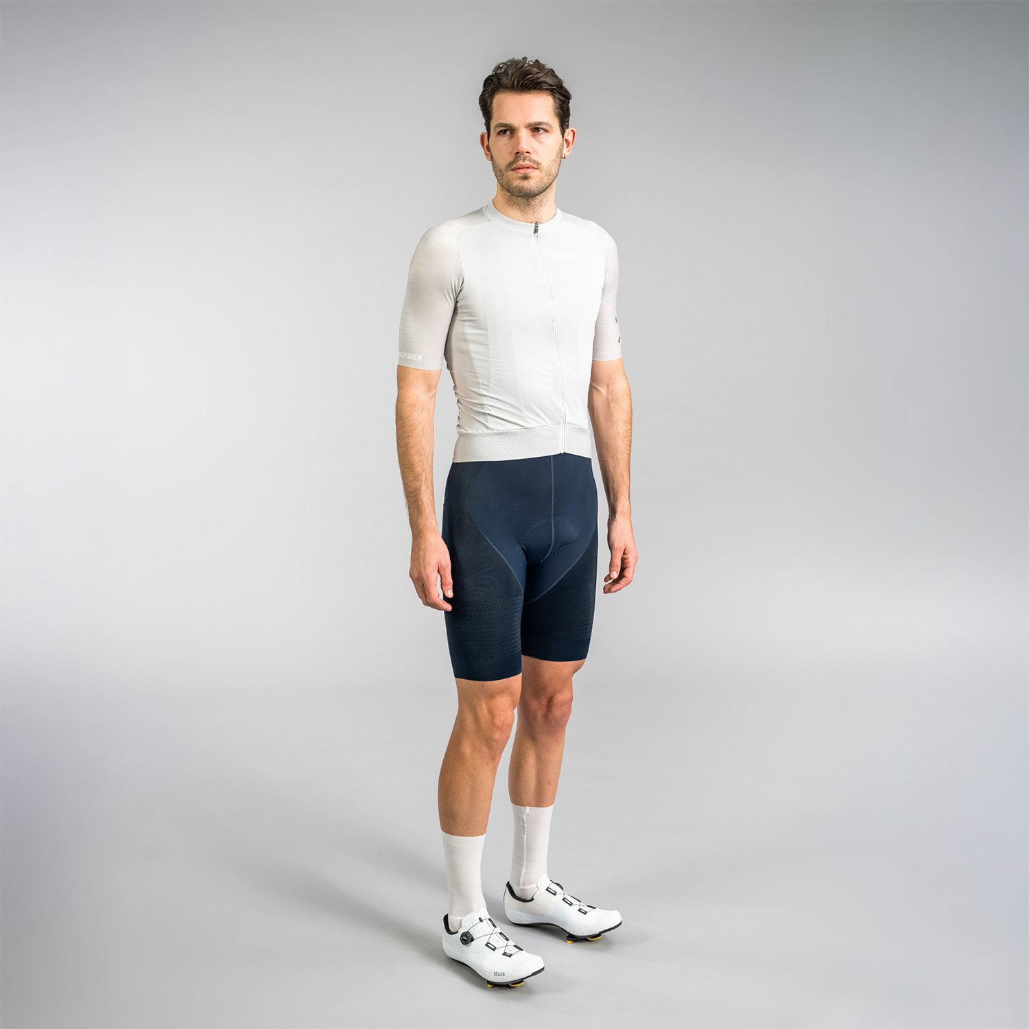 CO_BR10404_C-GREY_I1-2