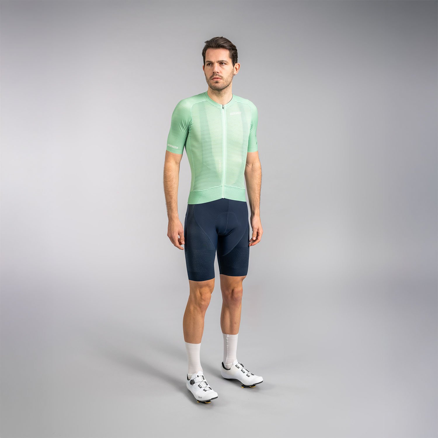 CO_BR10408_ICY-GRE_I1-4