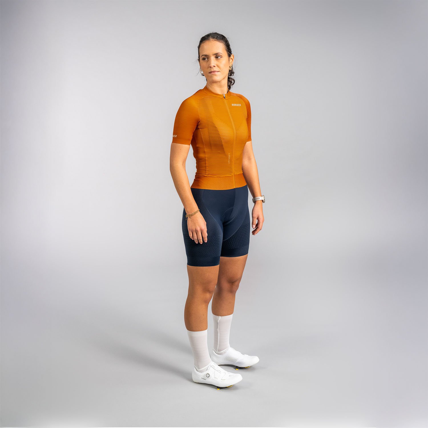 CO_BR10409W_RUST-OCH_I1-4