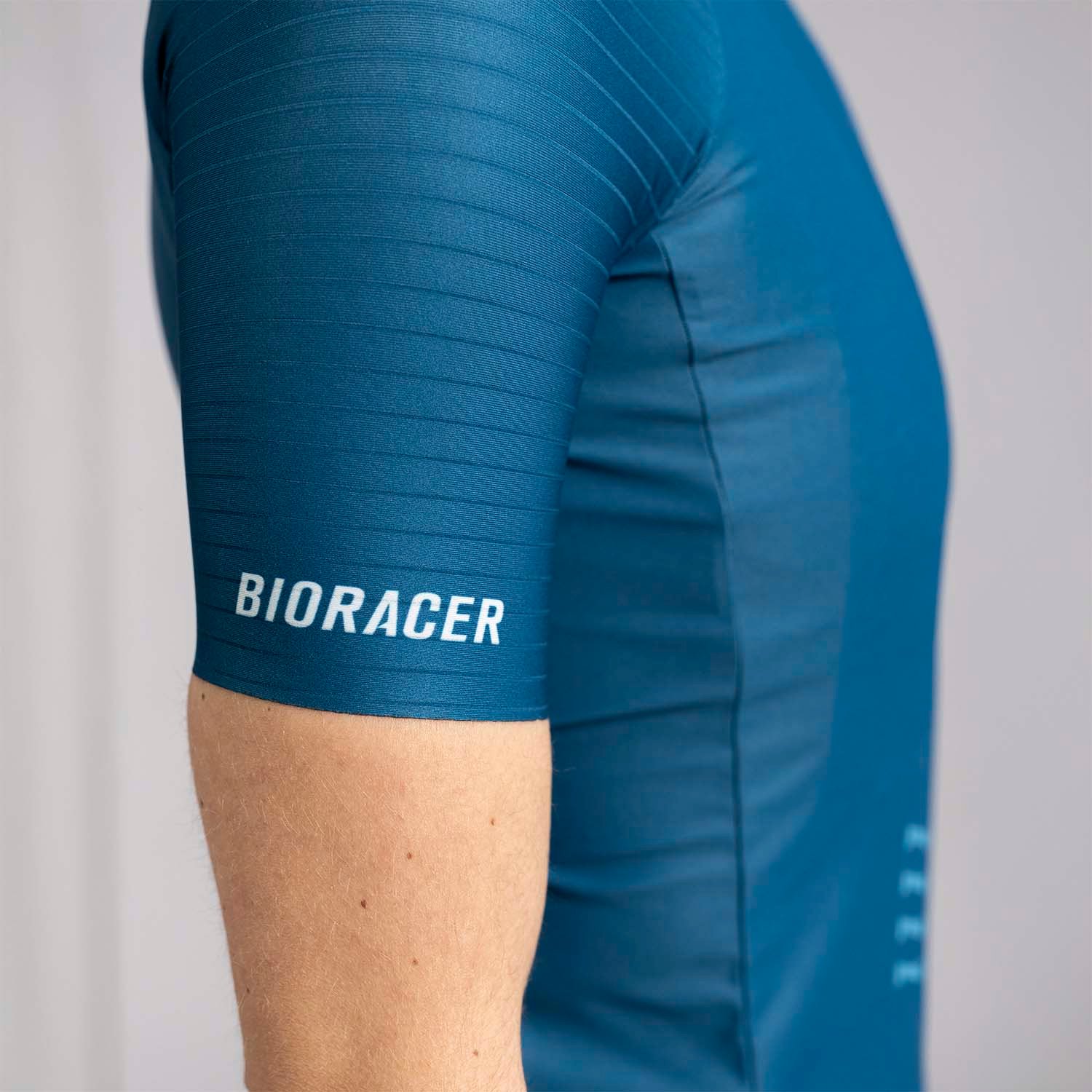 CO_BR10411W_PET-BLU_I4-2