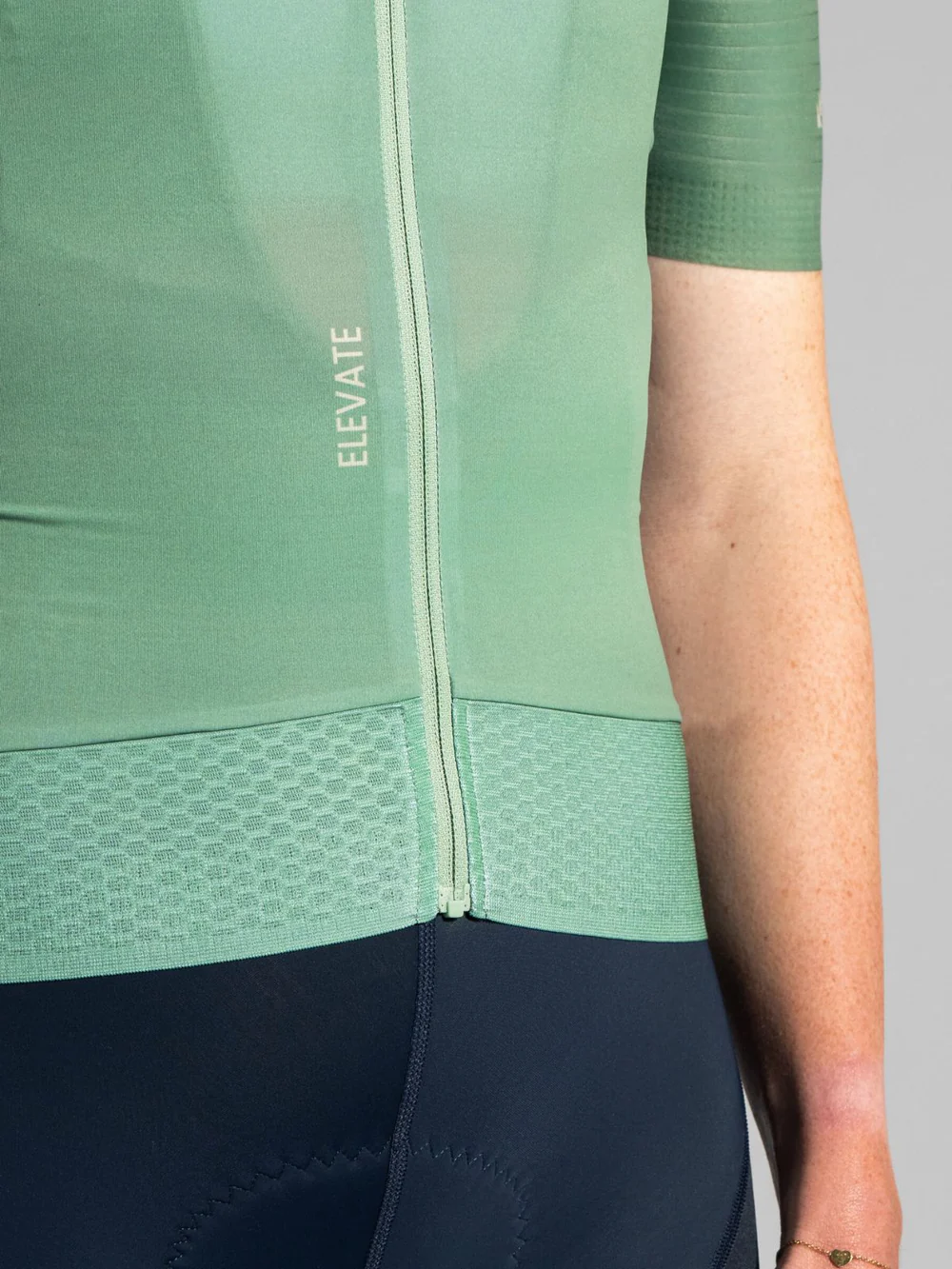 Epic_Jersey_Botanical_Tint_-_Powerband_Grippers_Women