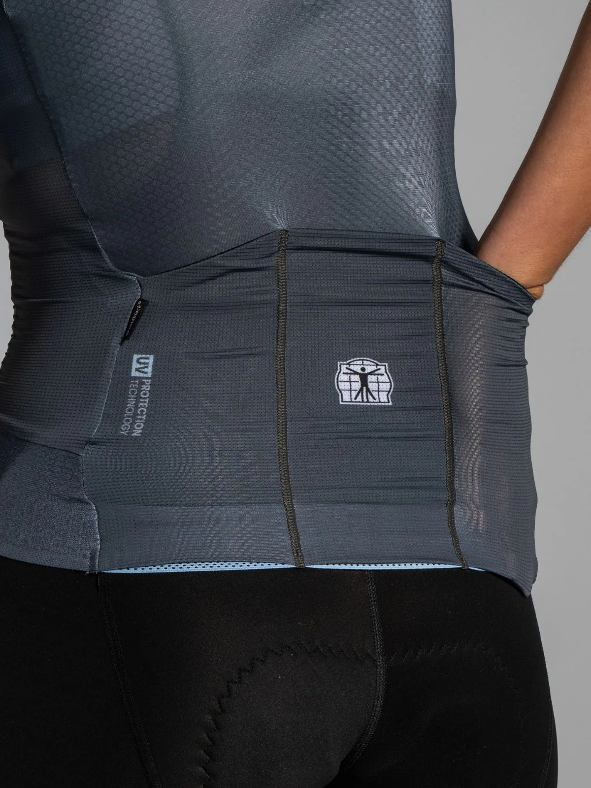 Epic_Ultralight_Jersey_Dusty_Charcoal_-_3_back_pockets_Women