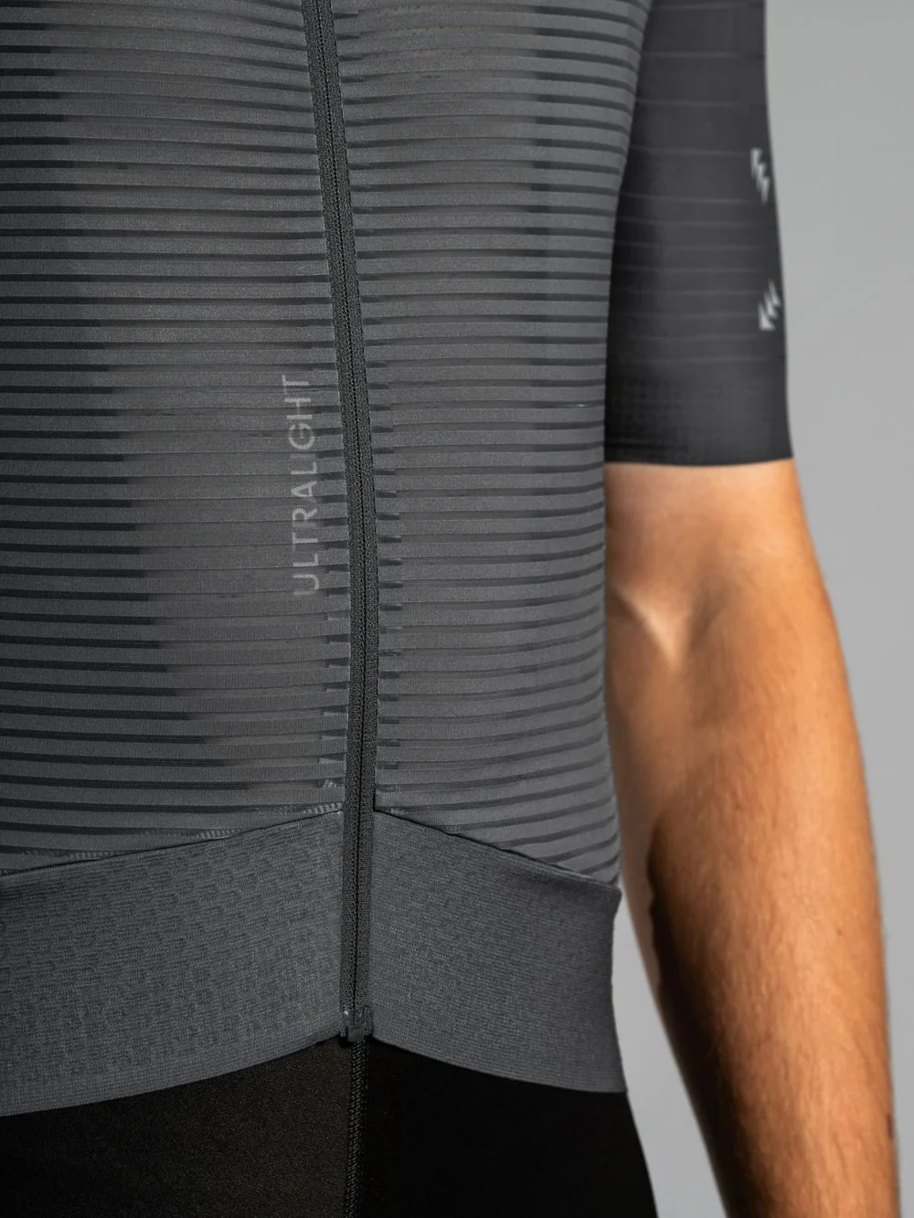 Epic_Ultralight_Jersey_Dusty_Charcoal_-_Mesh_Front