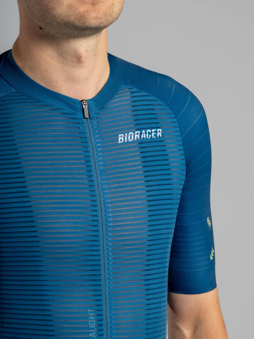 Epic_Ultralight_jersey_Petrol_Blue_-_Race_Position_Fit