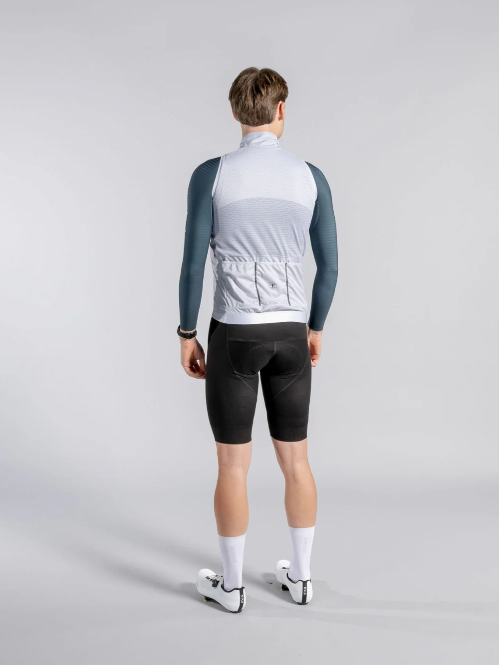 Silhouette_Back_-_Gilet_Cool_Grey