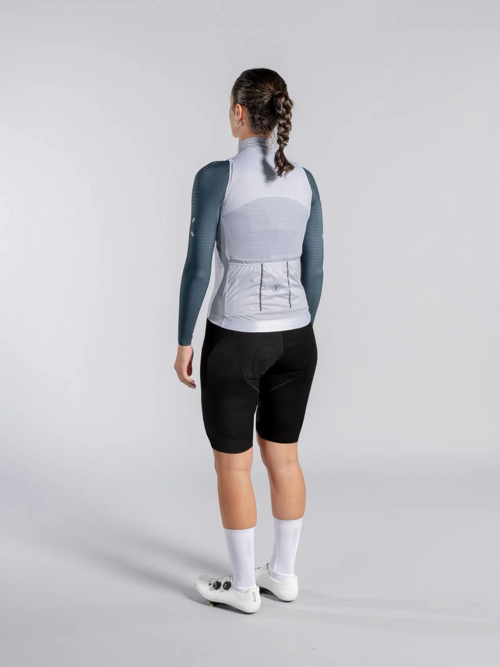 Silhouette_Back_-_Gilet_Cool_Grey_Women