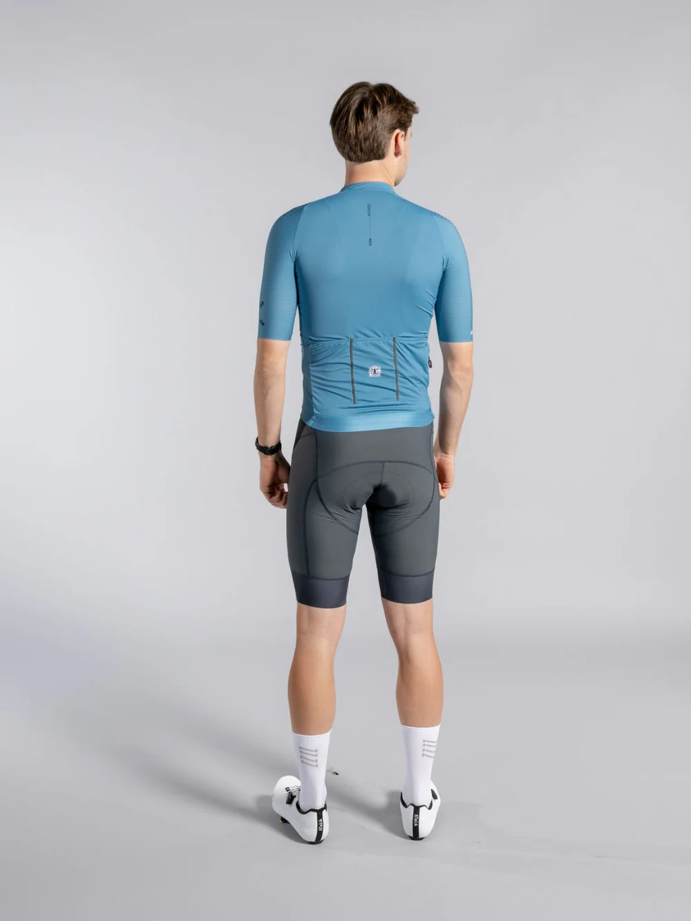 Silhouette_Back_-_Pacific_Sky