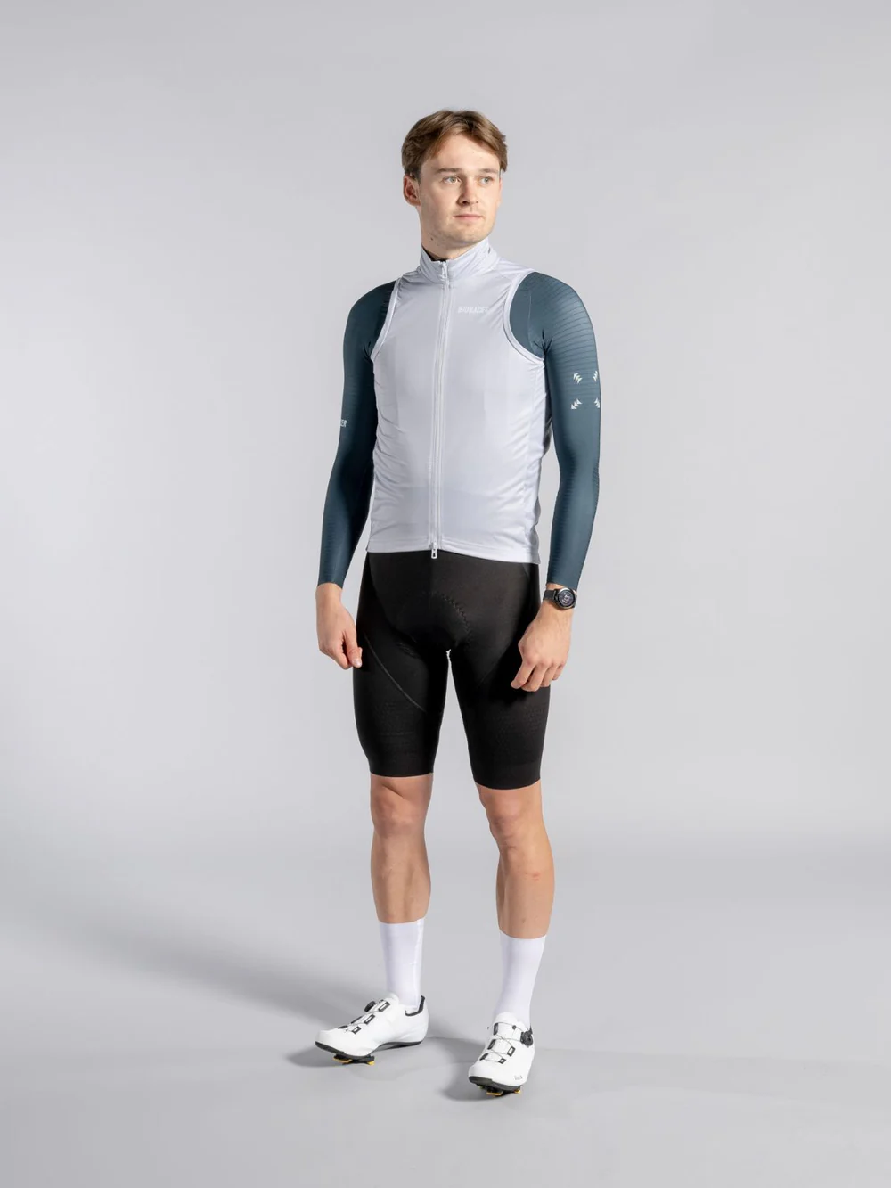 Silhouette_Front_-_Gilet_Cool_Grey