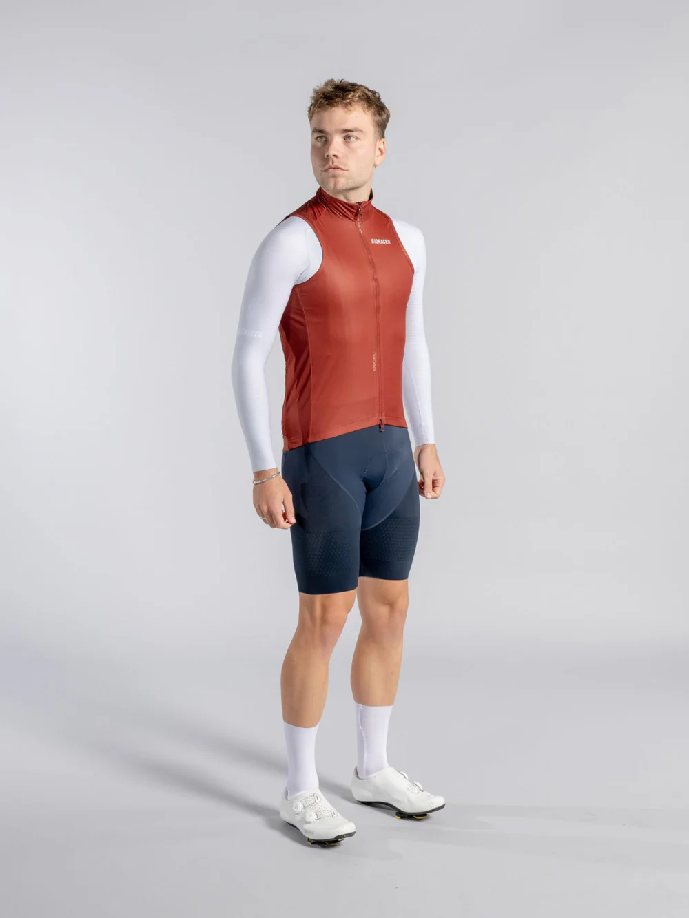 Silhouette_Front_-_Gilet_Terra_Cotta