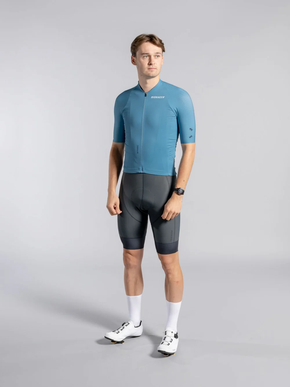 Silhouette_Front_-_Pacific_Sky